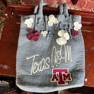 Wool A&M tote bag